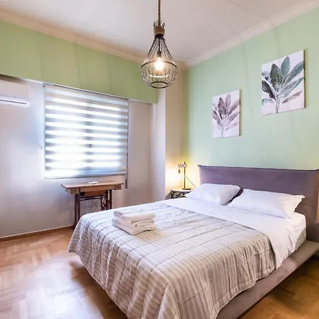 Vintage House Near Downtown Appartamento Atene