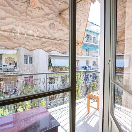 Vintage House Near Downtown Appartamento Atene